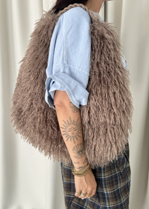 THE FLUFF BAG TAUPE